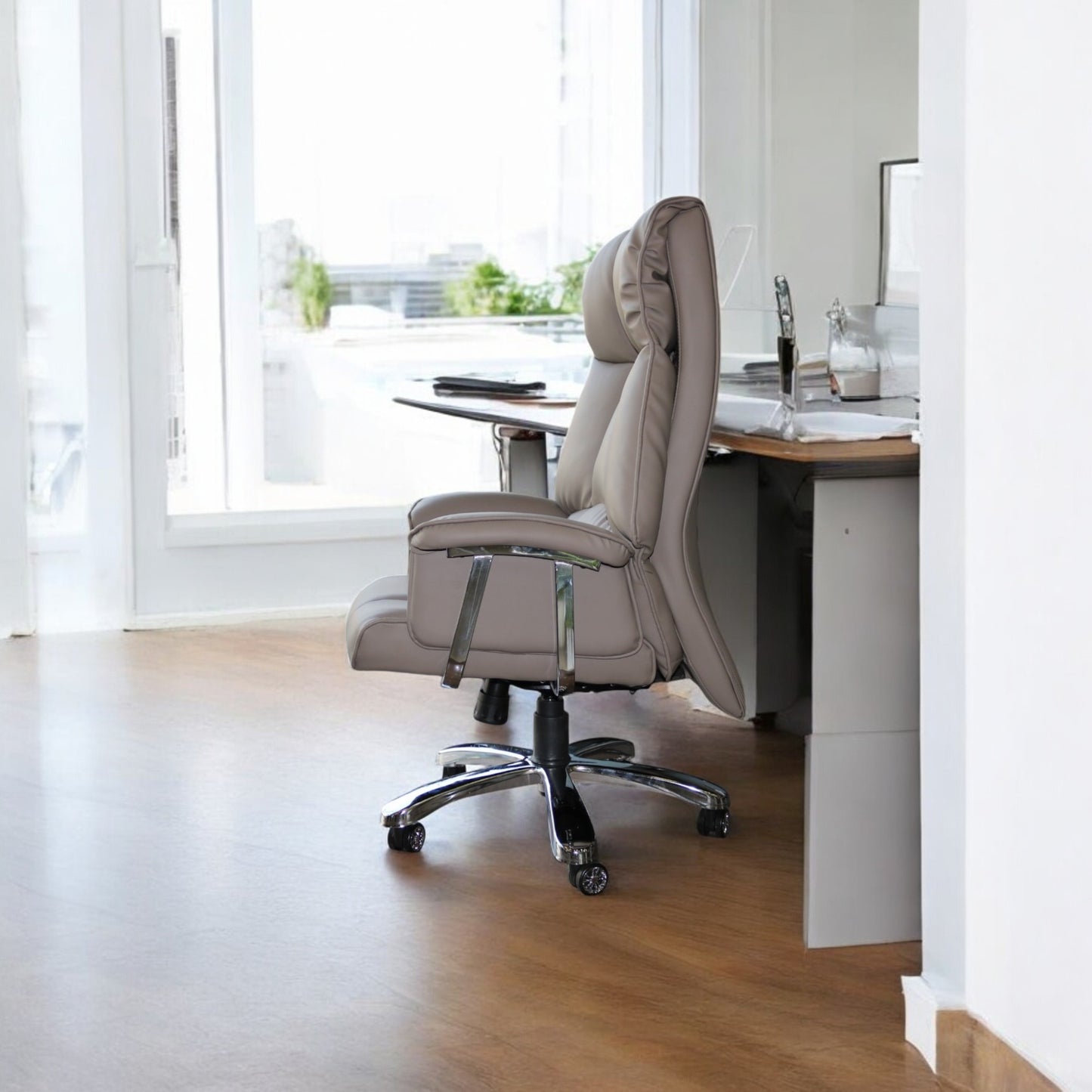 J-02 Boss Highback Cushion Chair