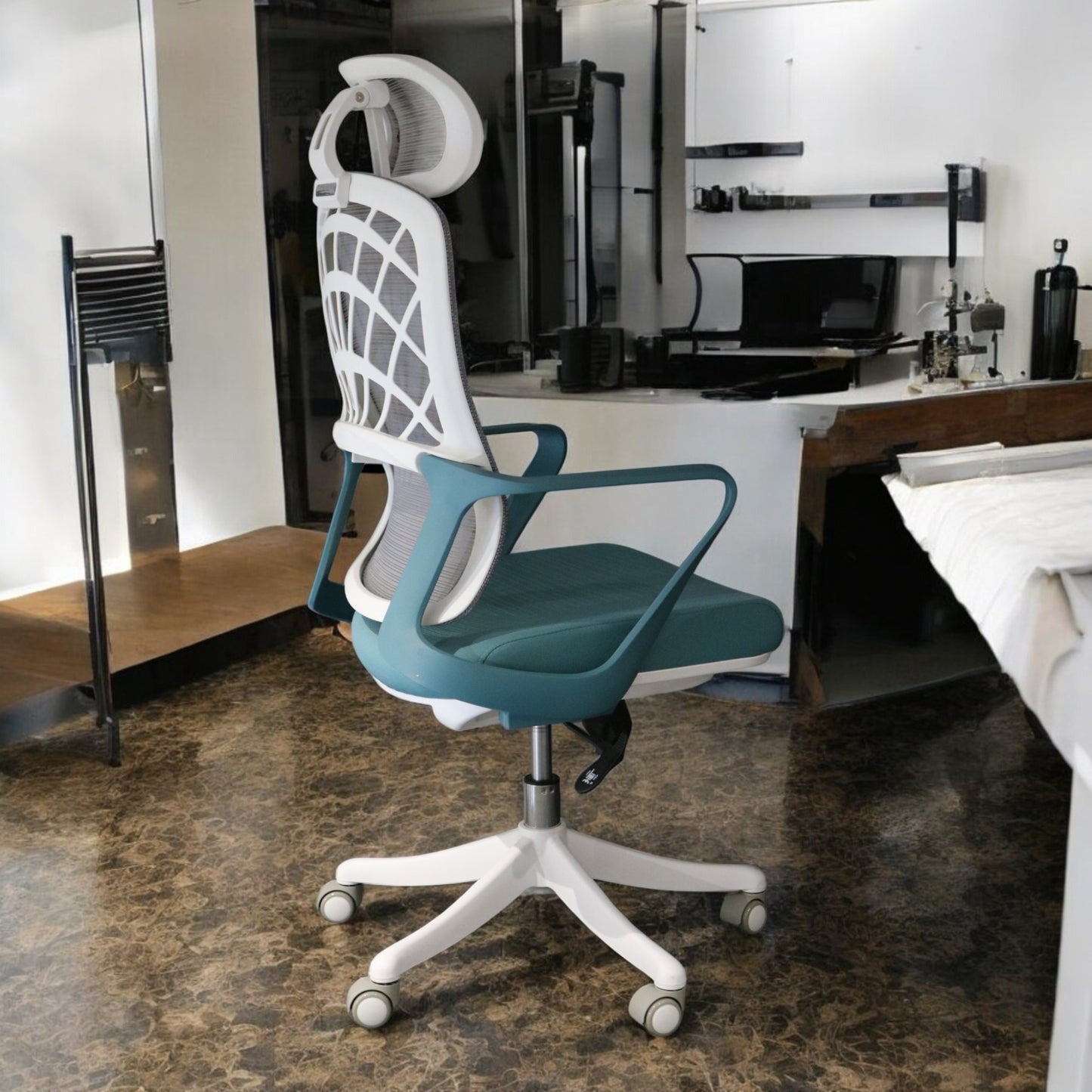 Spider Deca Mesh Chair (High-Back)