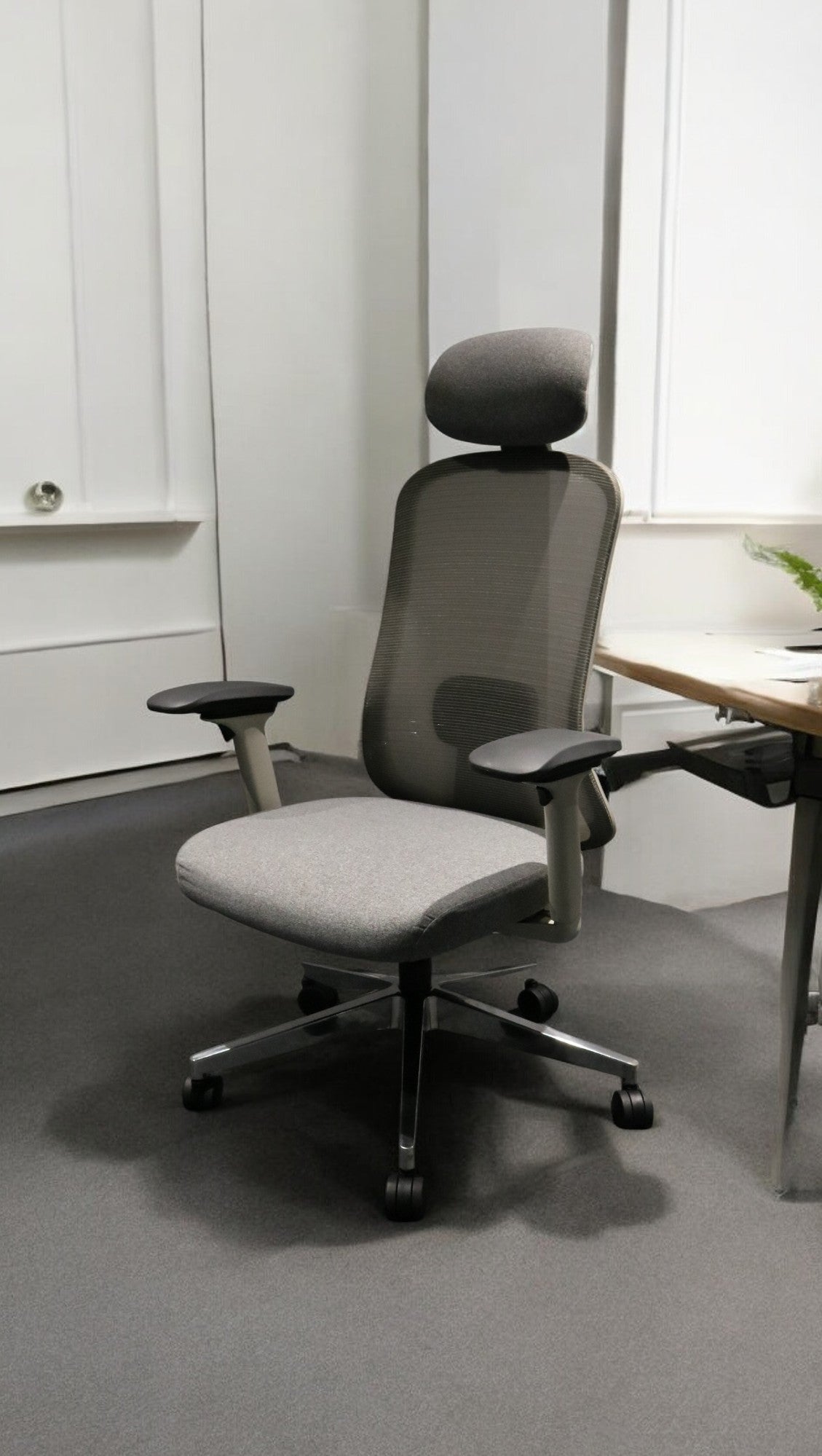 Giroflex Mesh Chair (High-Back)