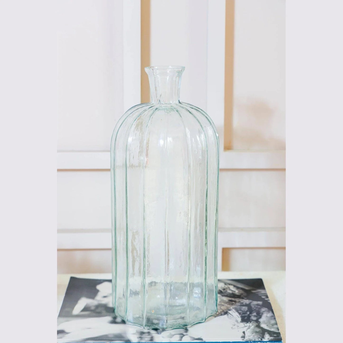 Gomphera with Crystal Glass vase