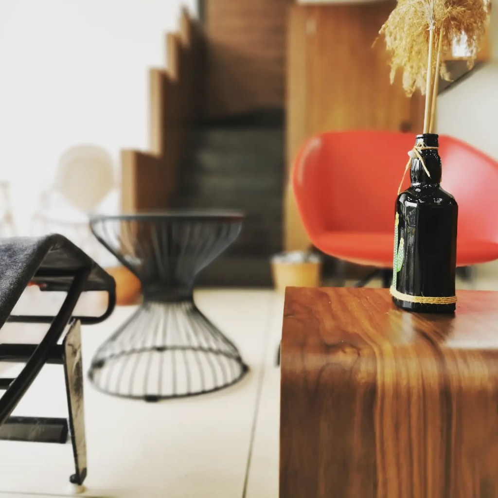 Welcome September with DA #designerchair #amazingdesigns #outdoorfurniture #cutesidetables