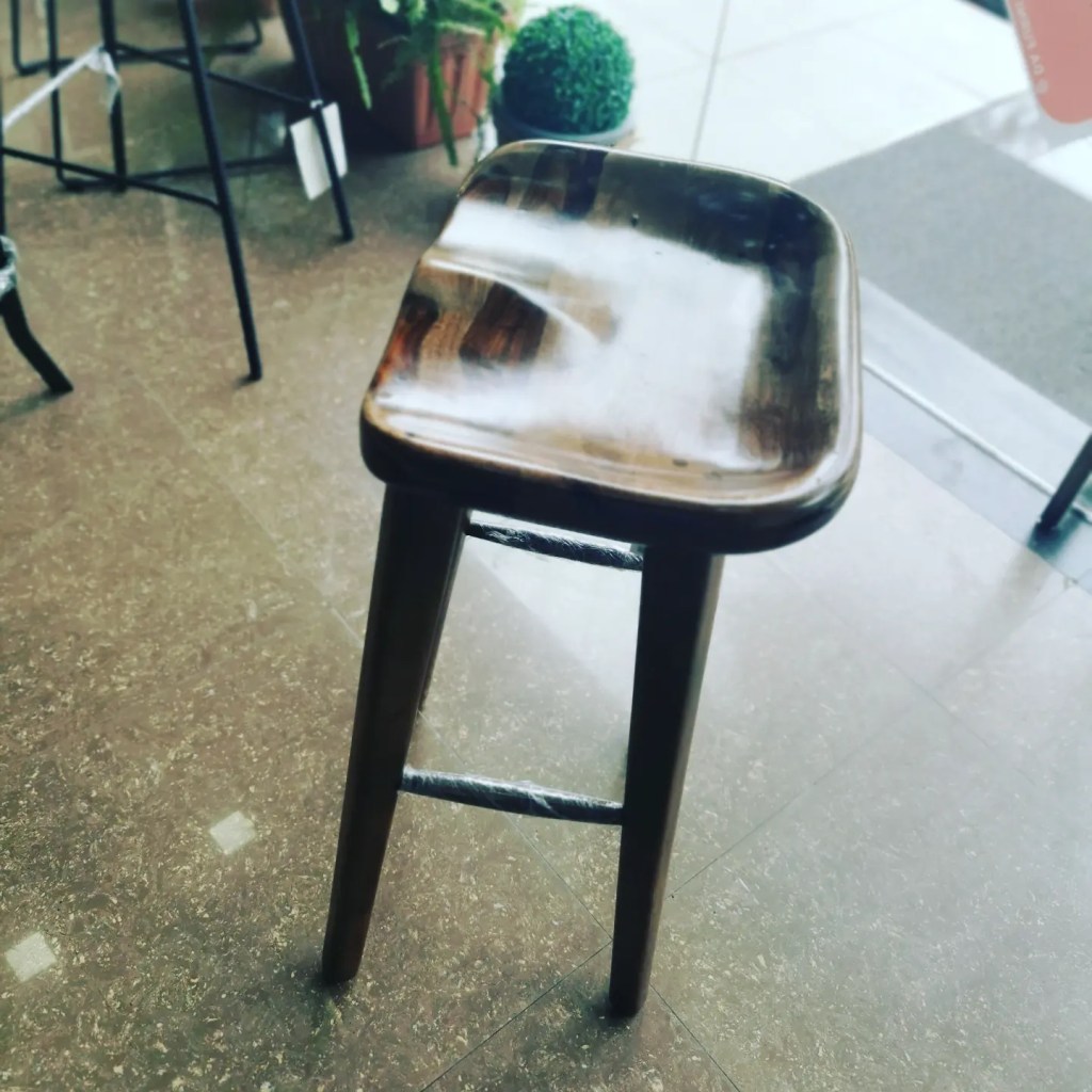 This Rakhi tie knot to your Home with this beautiful furniture…